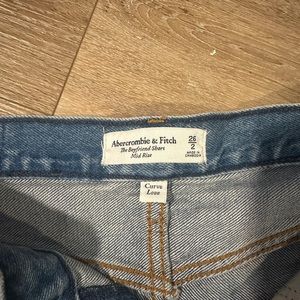 Abercrombie Curve Love Mid Rise Mom Short